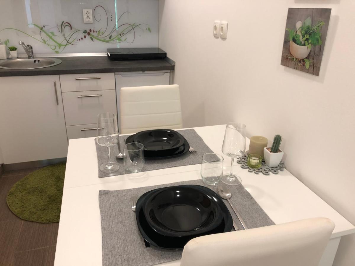 Appartamento Luxury Central Studio Under The Castle Lubiana Esterno foto